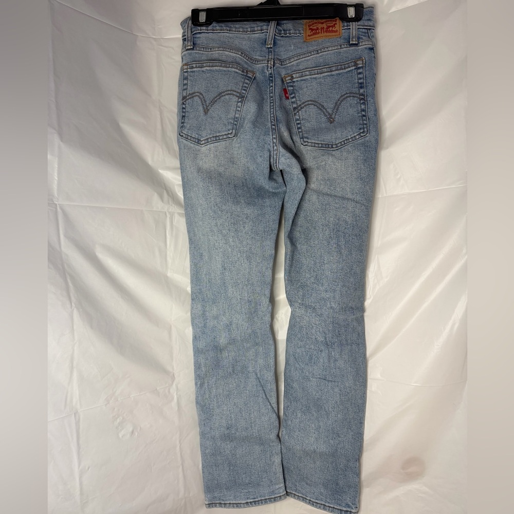 Levi's Wedgie Straight (cropped high rise) Jeans - Picture 3 of 5